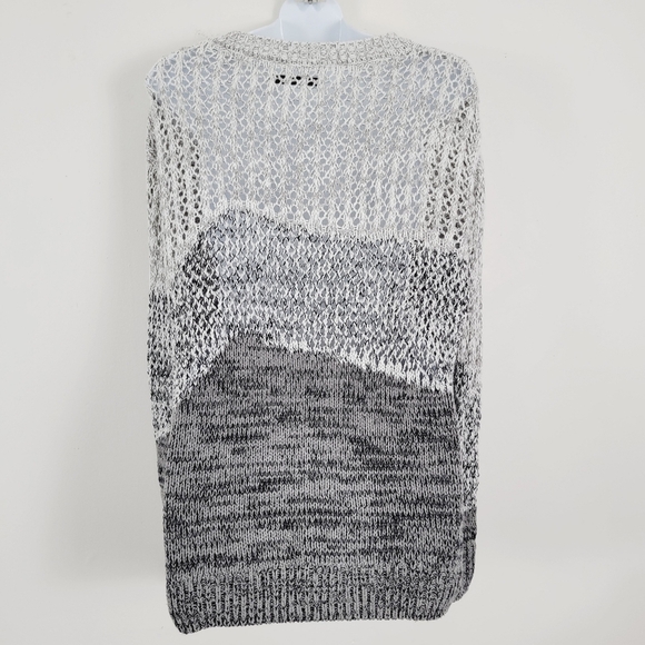Harper Lane Gray Black White Crochet Open Knit‎ Sweater - Picture 6 of 11